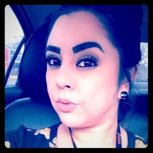 Meet your Posher, Alesia